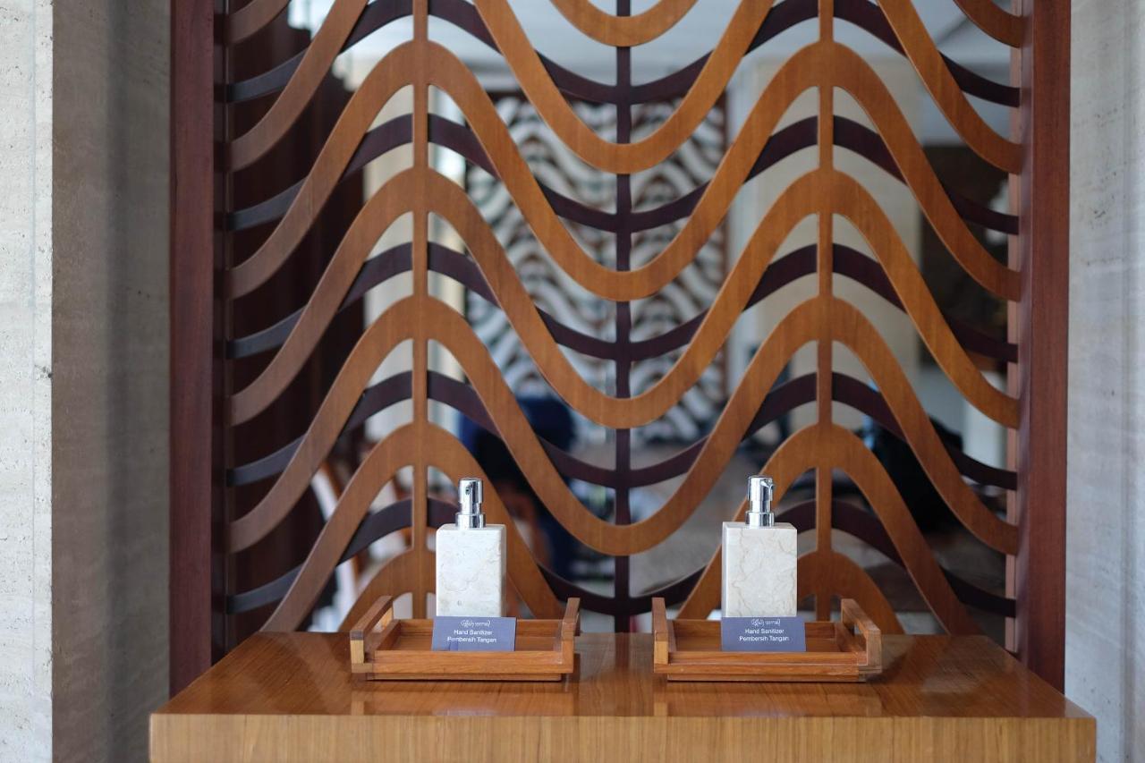 The Magani Hotel And Spa Legian  Exterior photo A room divider